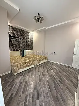 Satılır 5 otaqlı həyət evi 300 m²