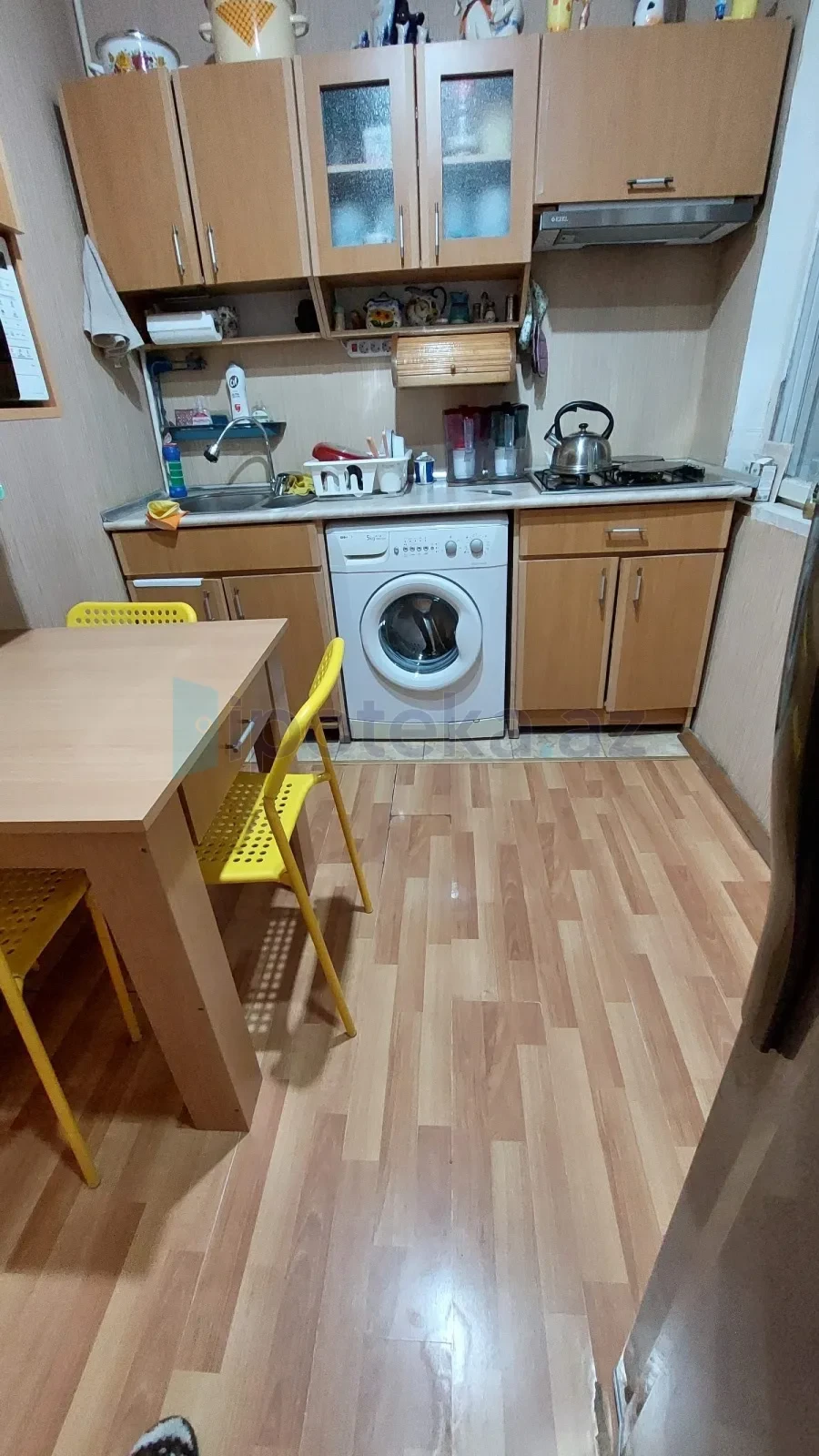 Satılır 2 otaqlı köhnə tikili 60 m²