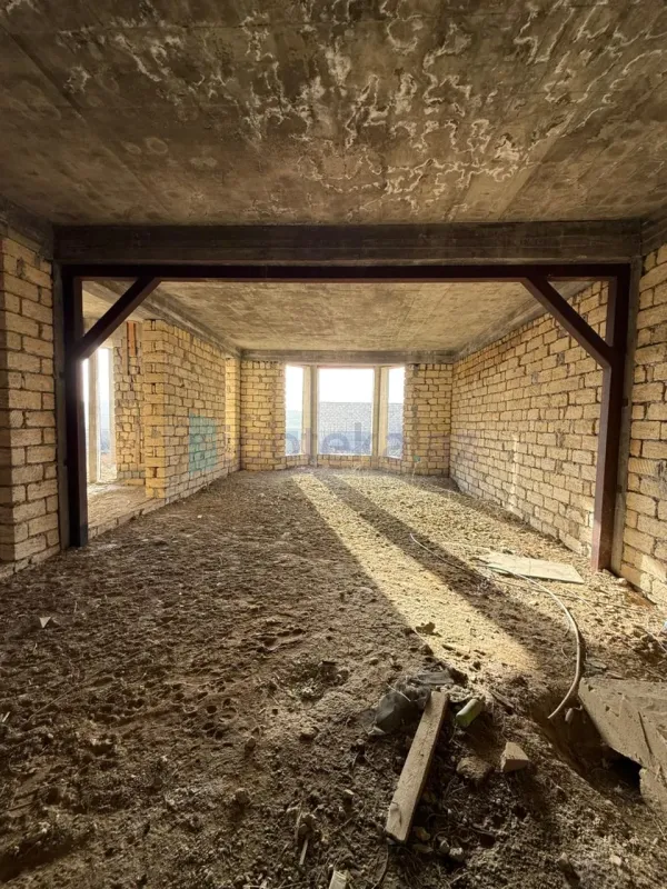 Satılır 7 otaqlı həyət evi 300 m²