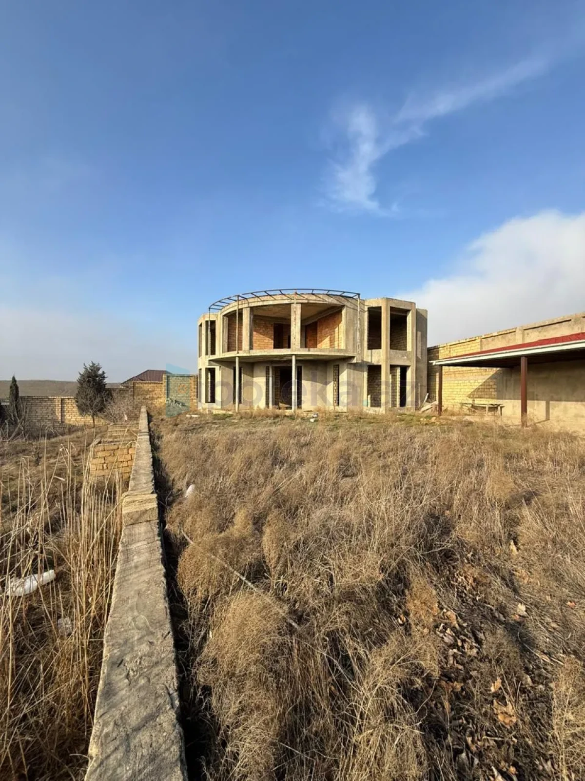 Satılır 7 otaqlı həyət evi 300 m²