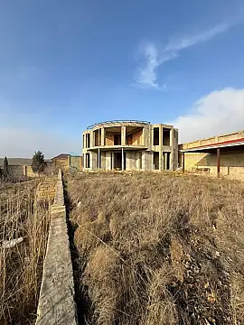 Satılır 7 otaqlı həyət evi 300 m²