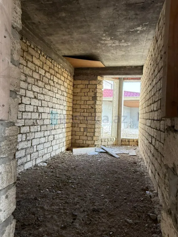 Satılır 7 otaqlı həyət evi 300 m²