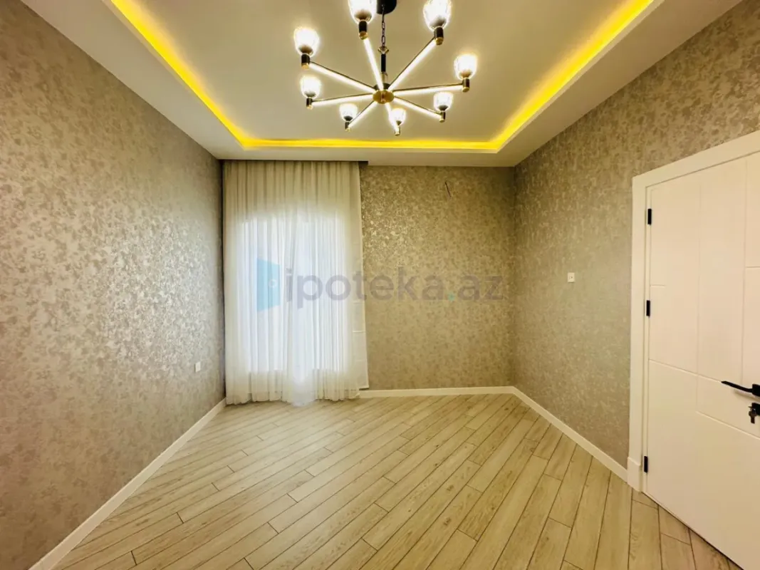 Satılır 5 otaqlı mənzil 200 m²