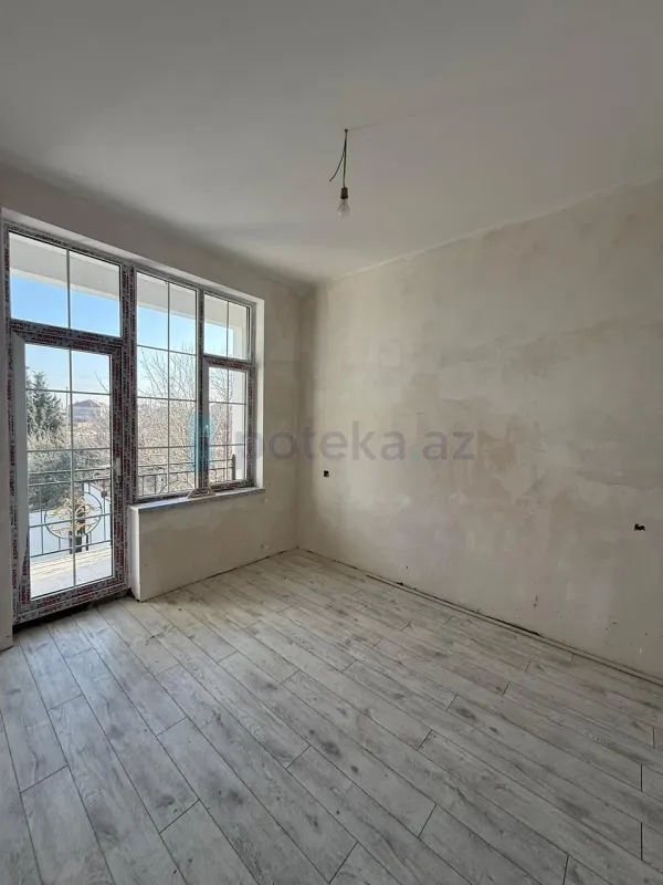 Satılır 5 otaqlı həyət evi 160 m²