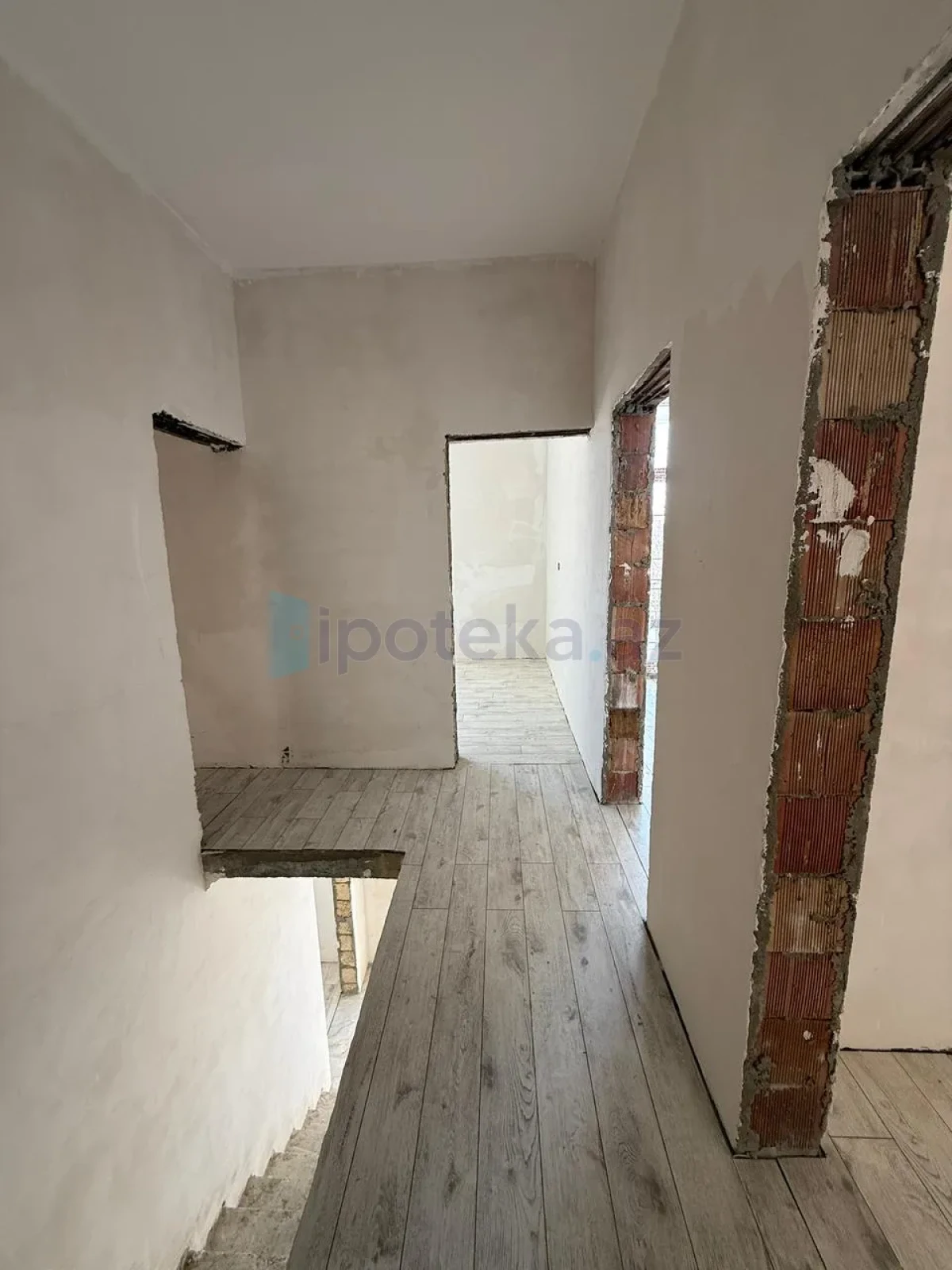 Satılır 5 otaqlı həyət evi 160 m²