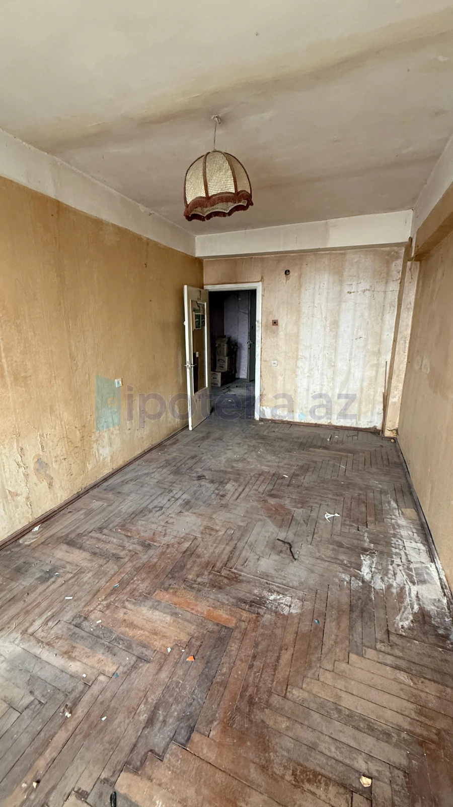 Satılır 2 otaqlı köhnə tikili 52 m²