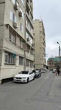 Satılır 2 otaqlı köhnə tikili 52 m²