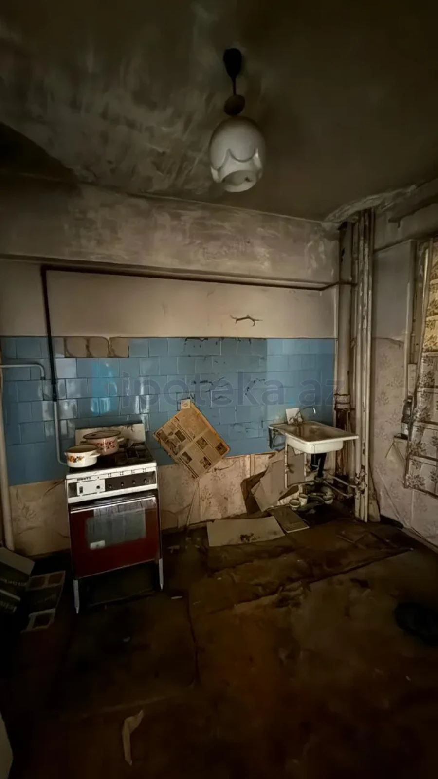 Satılır 2 otaqlı köhnə tikili 52 m²