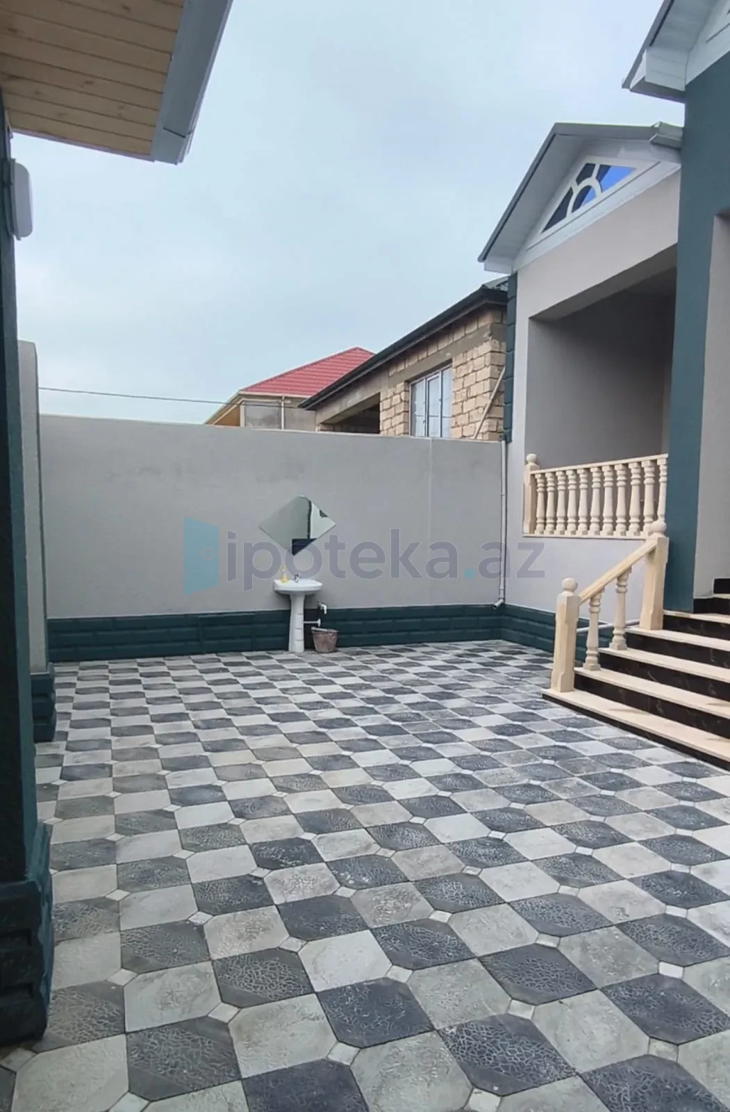 Satılır 4 otaqlı həyət evi 120 m²