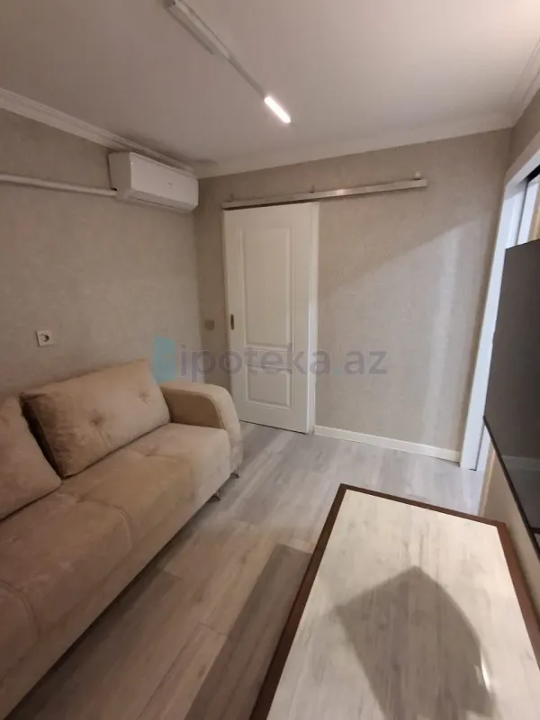 Satılır 2 otaqlı köhnə tikili 30 m²