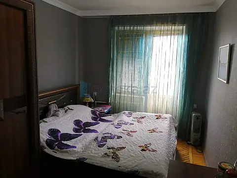 Satılır 3 otaqlı köhnə tikili 80 m²