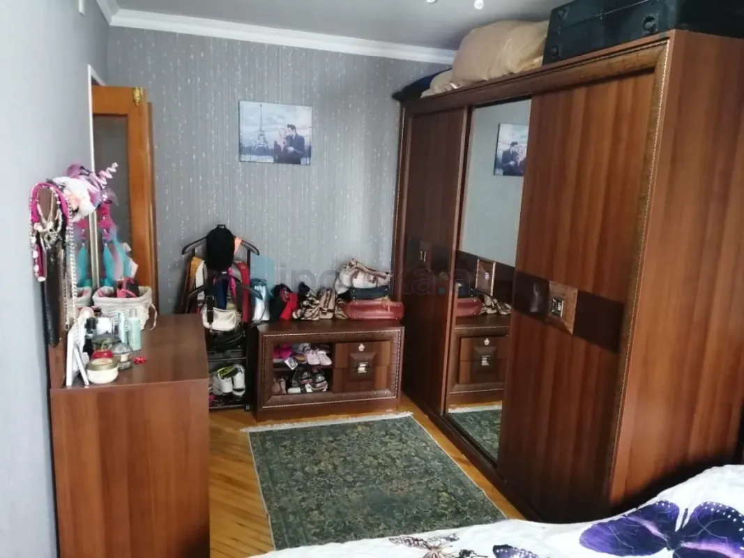 Satılır 3 otaqlı köhnə tikili 80 m²