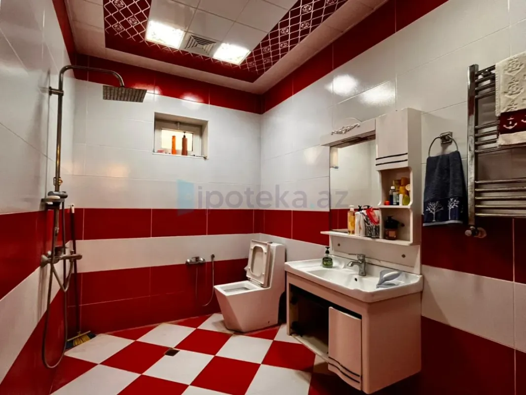 Satılır 7 otaqlı həyət evi 320 m²
