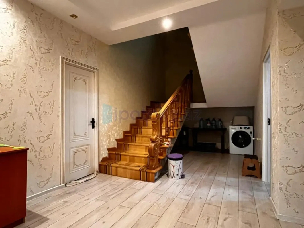 Satılır 7 otaqlı həyət evi 320 m²