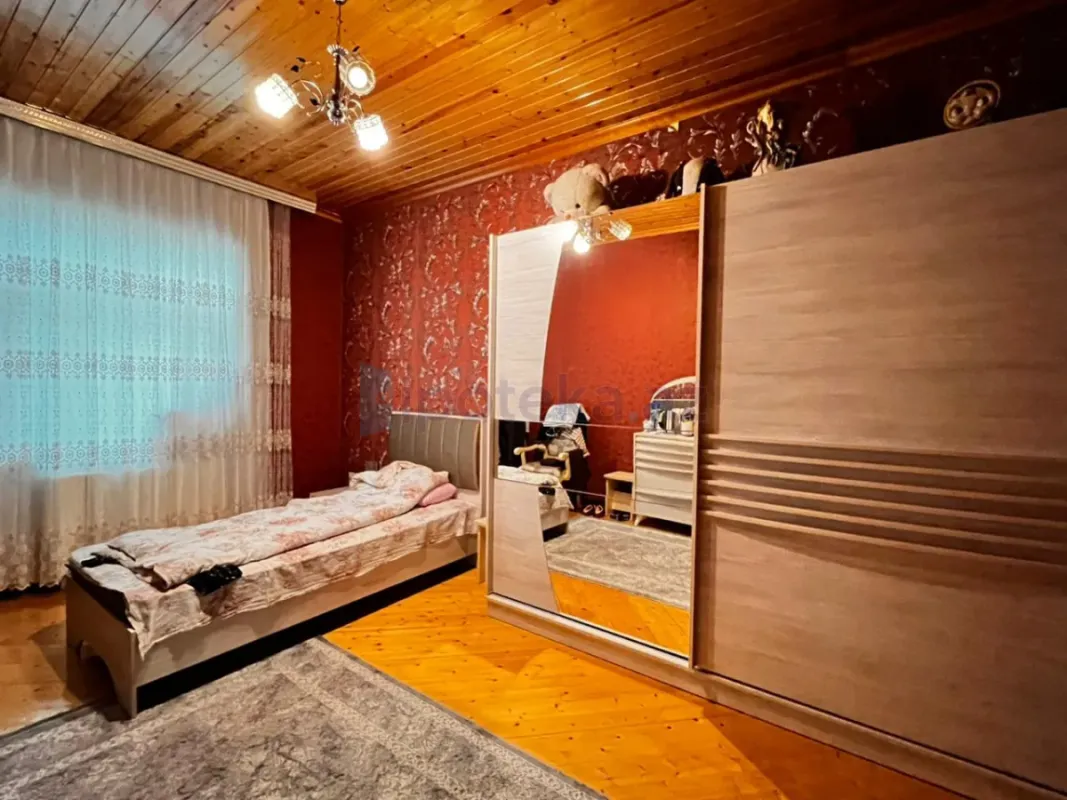 Satılır 7 otaqlı həyət evi 320 m²