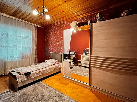 Satılır 7 otaqlı həyət evi 320 m²