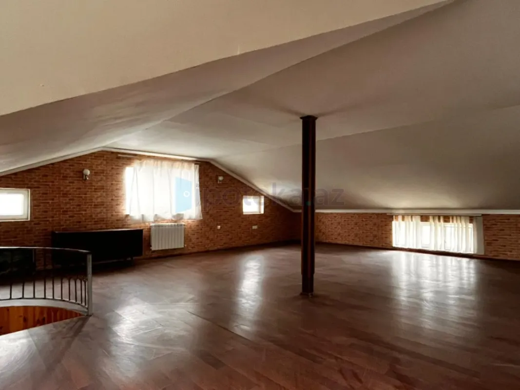 Satılır 4 otaqlı həyət evi 140 m²