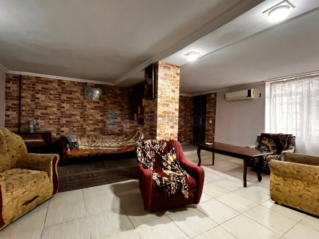 Satılır 4 otaqlı həyət evi 140 m²