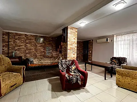 Satılır 4 otaqlı həyət evi 140 m²