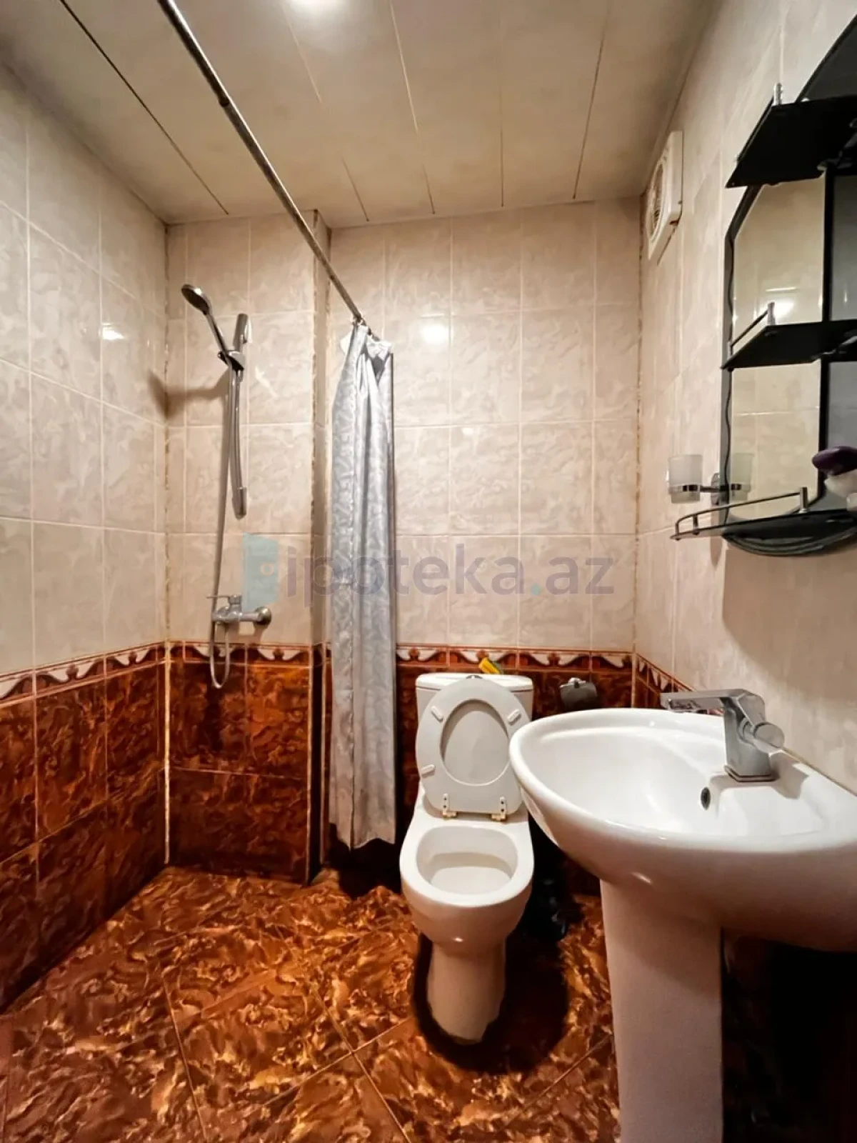Satılır 4 otaqlı həyət evi 140 m²