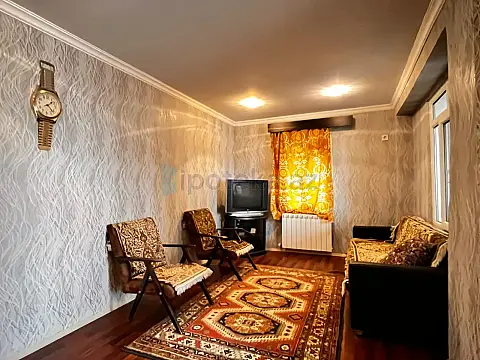 Satılır 4 otaqlı həyət evi 140 m²