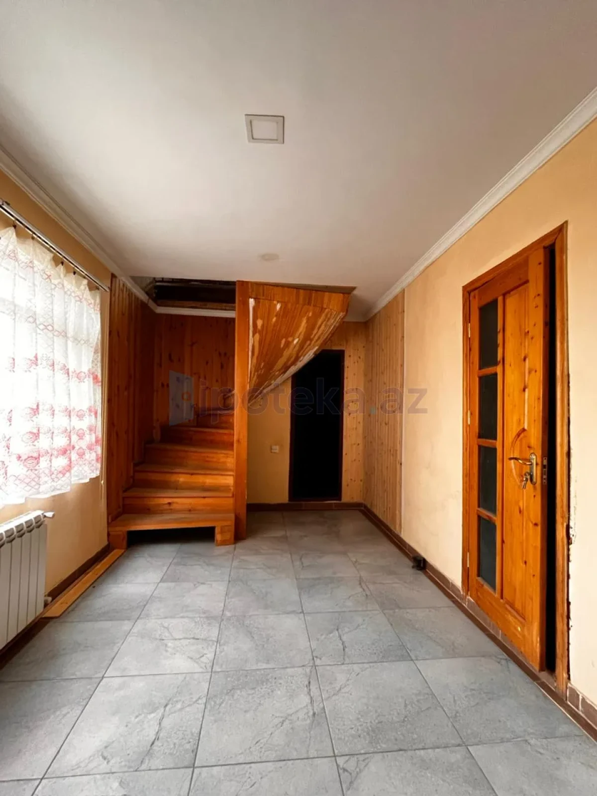 Satılır 4 otaqlı həyət evi 140 m²
