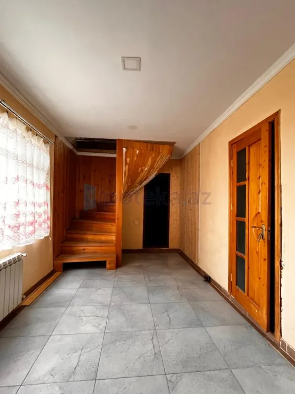 Satılır 4 otaqlı həyət evi 140 m²