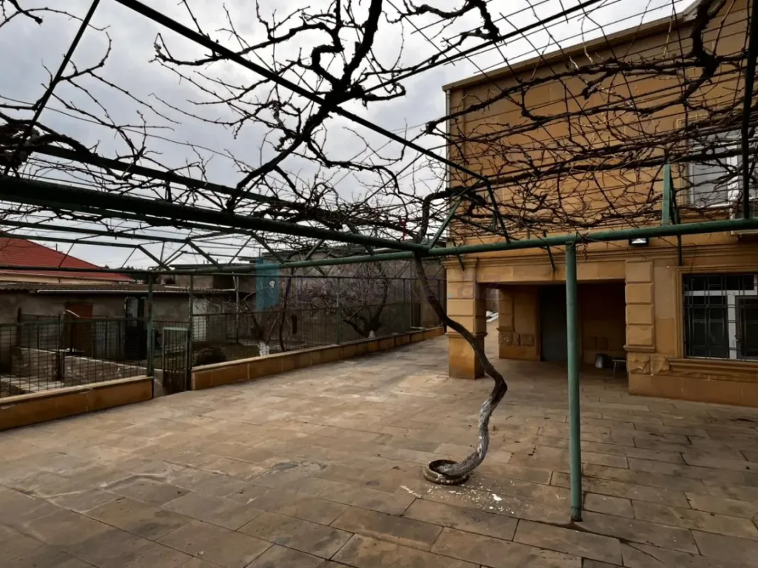 Satılır 4 otaqlı həyət evi 140 m²