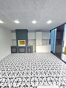 Satılır 4 otaqlı mənzil 180 m²