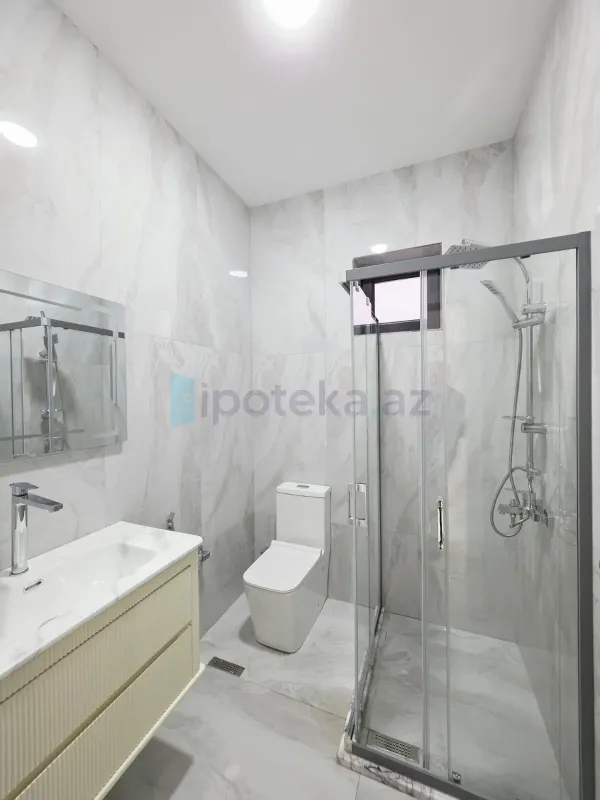 Satılır 4 otaqlı mənzil 180 m²