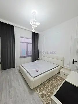 Satılır 4 otaqlı mənzil 180 m²