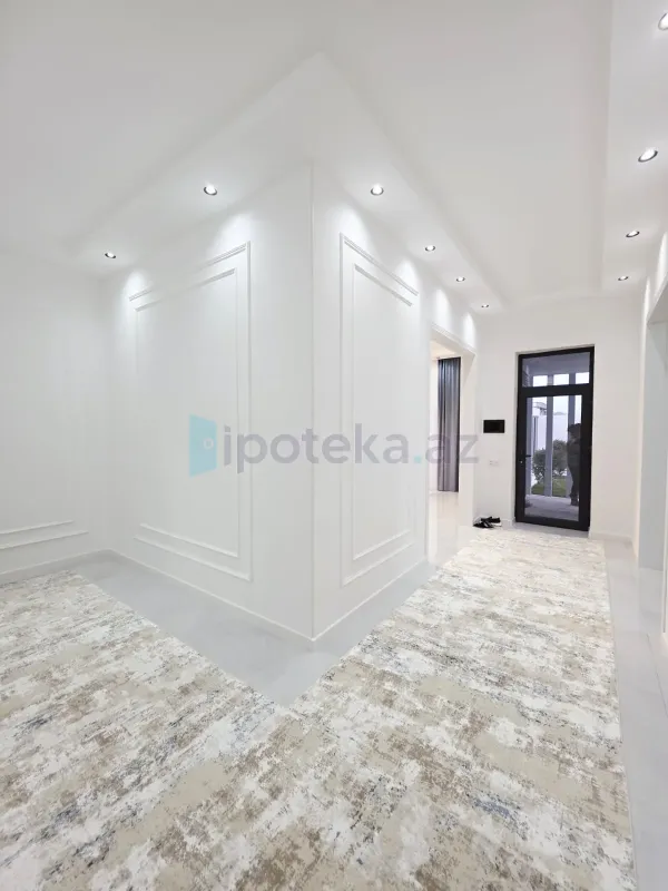 Satılır 4 otaqlı mənzil 180 m²