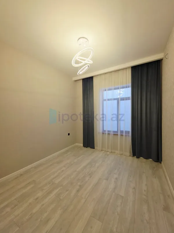 Satılır 4 otaqlı mənzil 160 m²