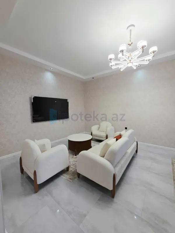 Satılır 4 otaqlı mənzil 160 m²
