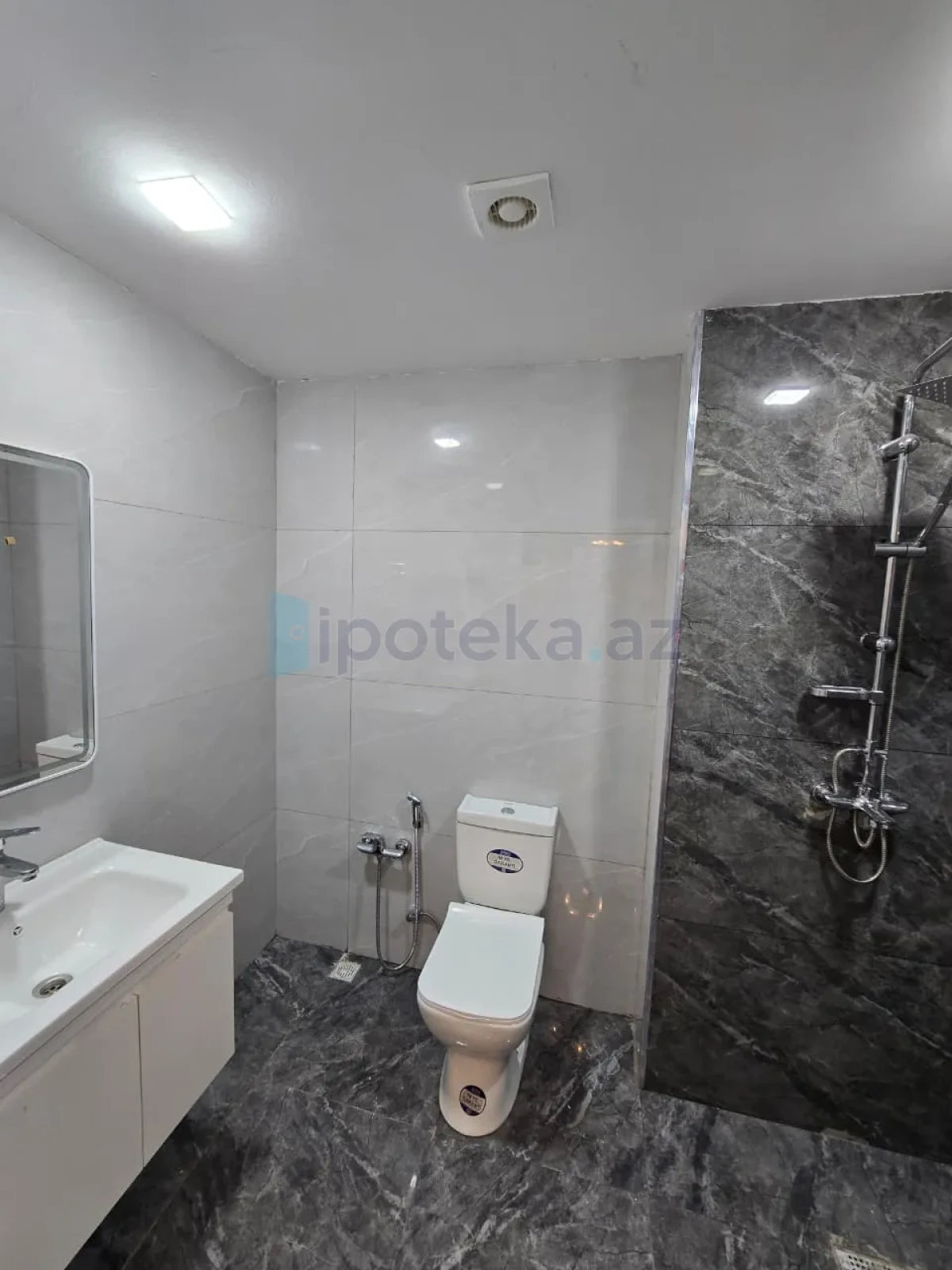 Satılır 3 otaqlı yeni tikili 70.14 m²