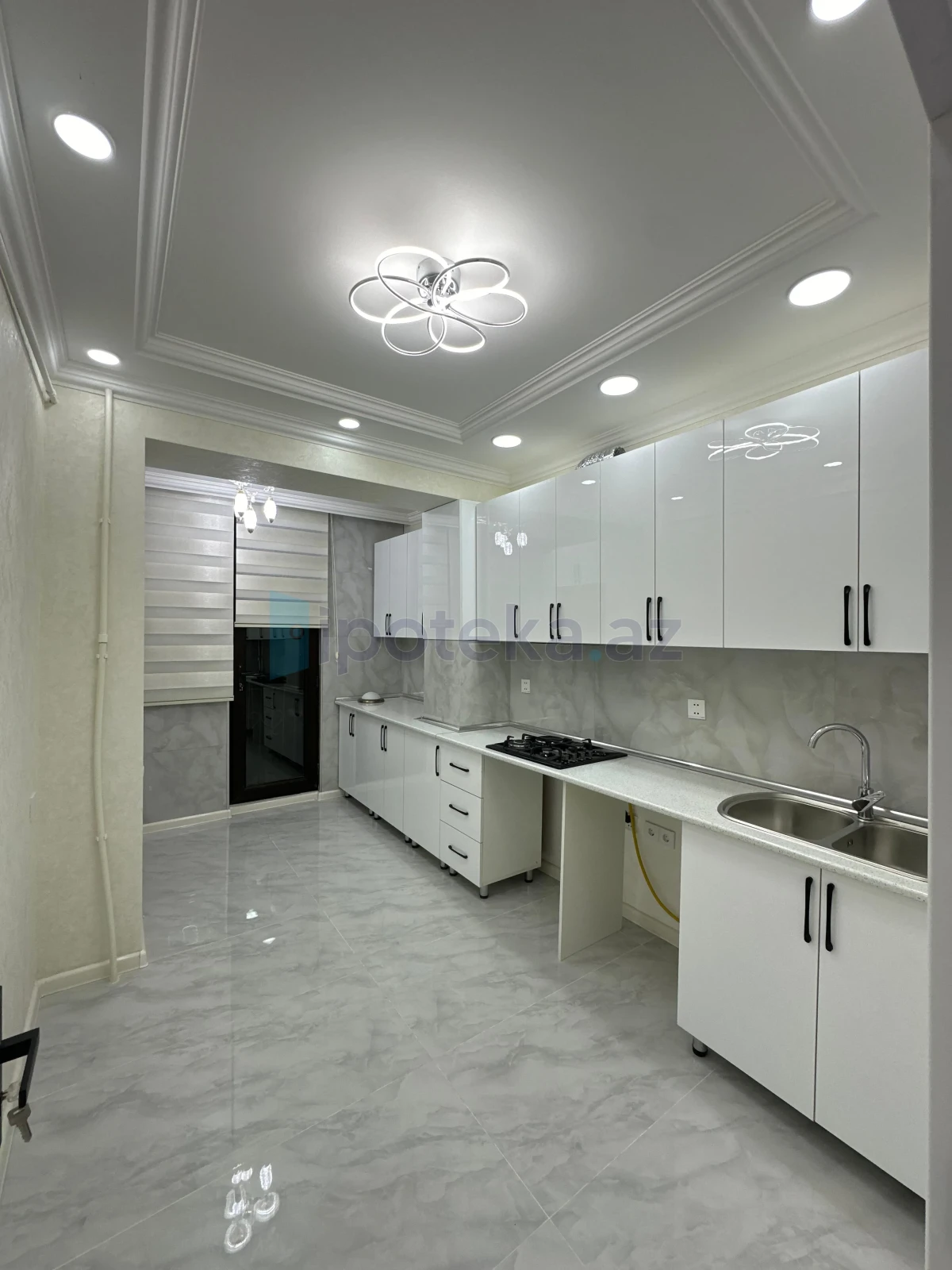 Satılır 3 otaqlı köhnə tikili 80 m²