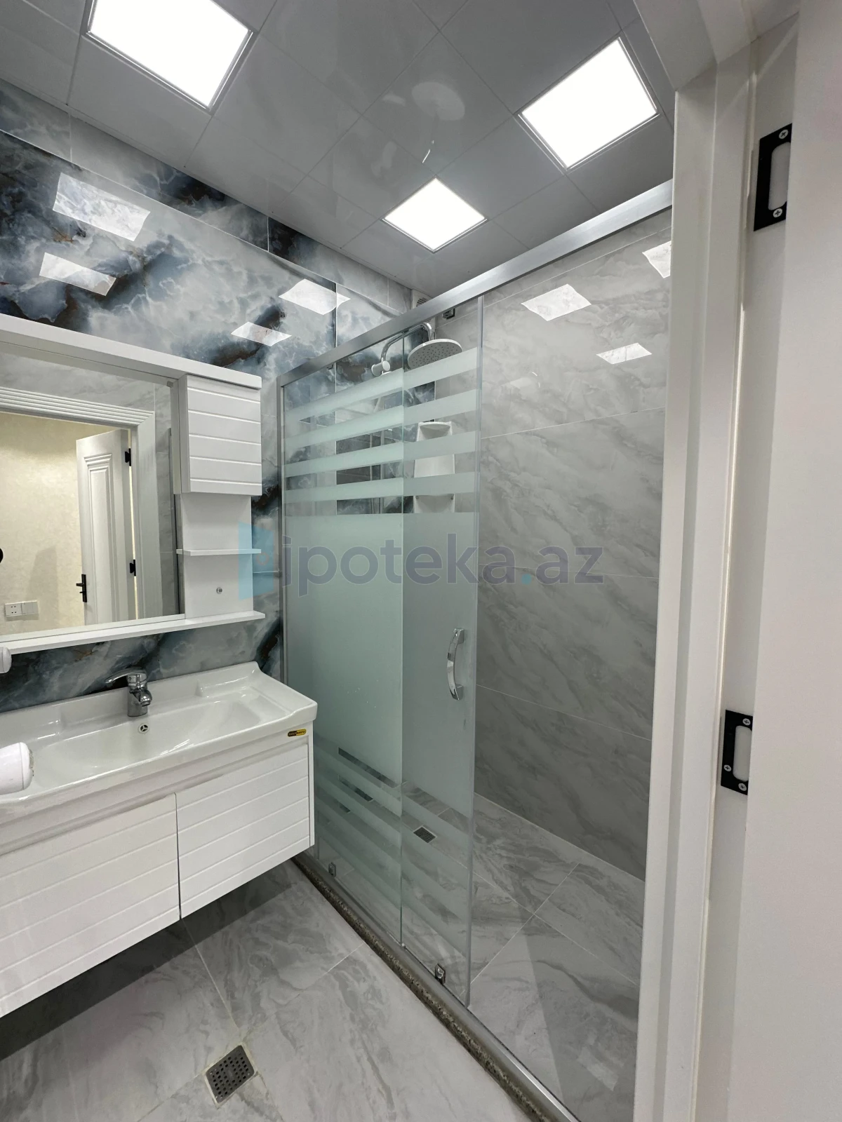 Satılır 3 otaqlı köhnə tikili 80 m²