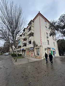 Satılır 1 otaqlı köhnə tikili 33 m²