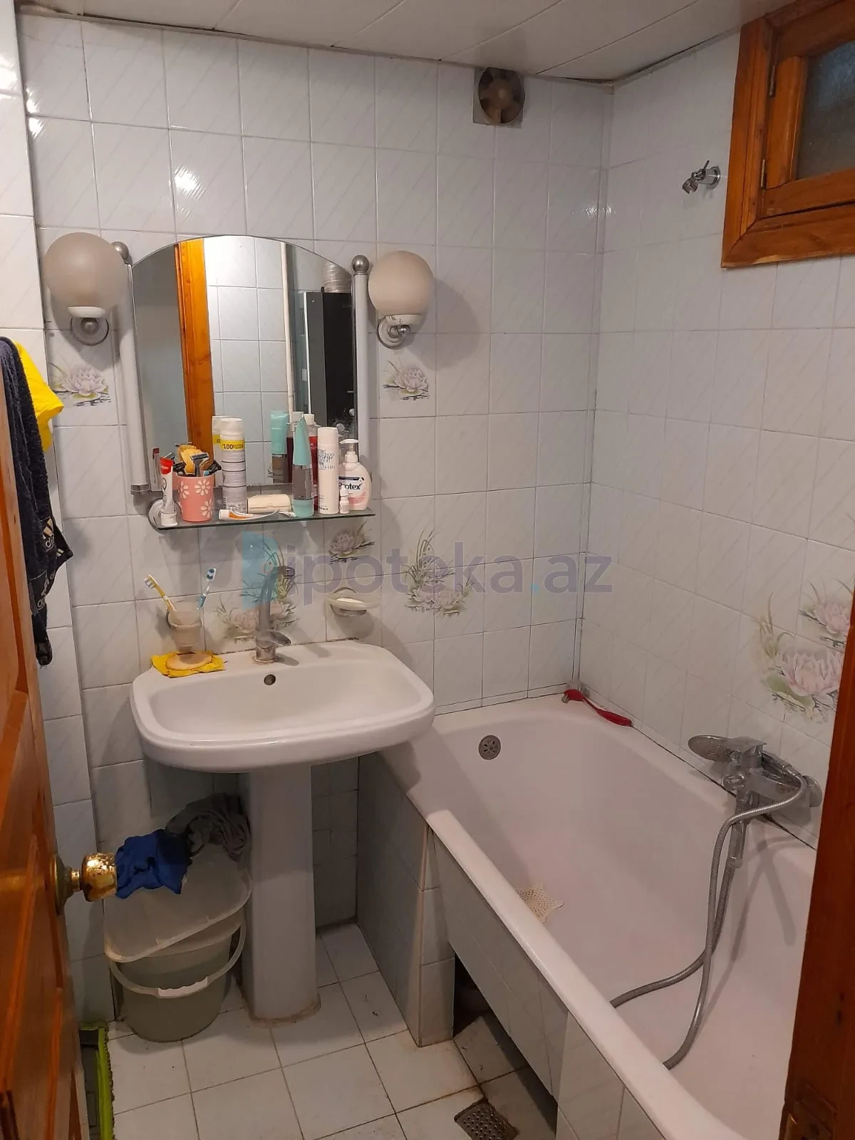Satılır 2 otaqlı köhnə tikili 52 m²