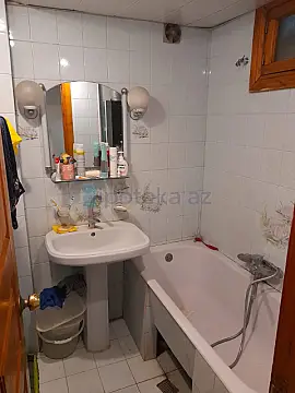 Satılır 2 otaqlı köhnə tikili 52 m²