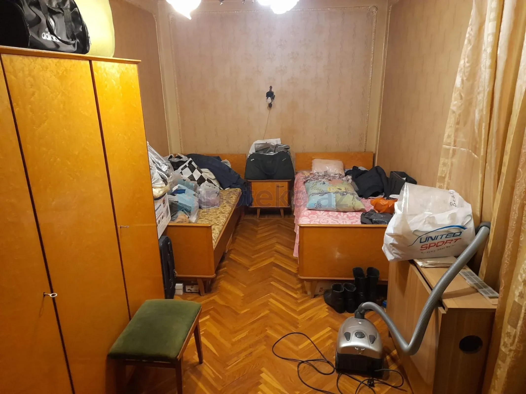 Satılır 2 otaqlı köhnə tikili 52 m²