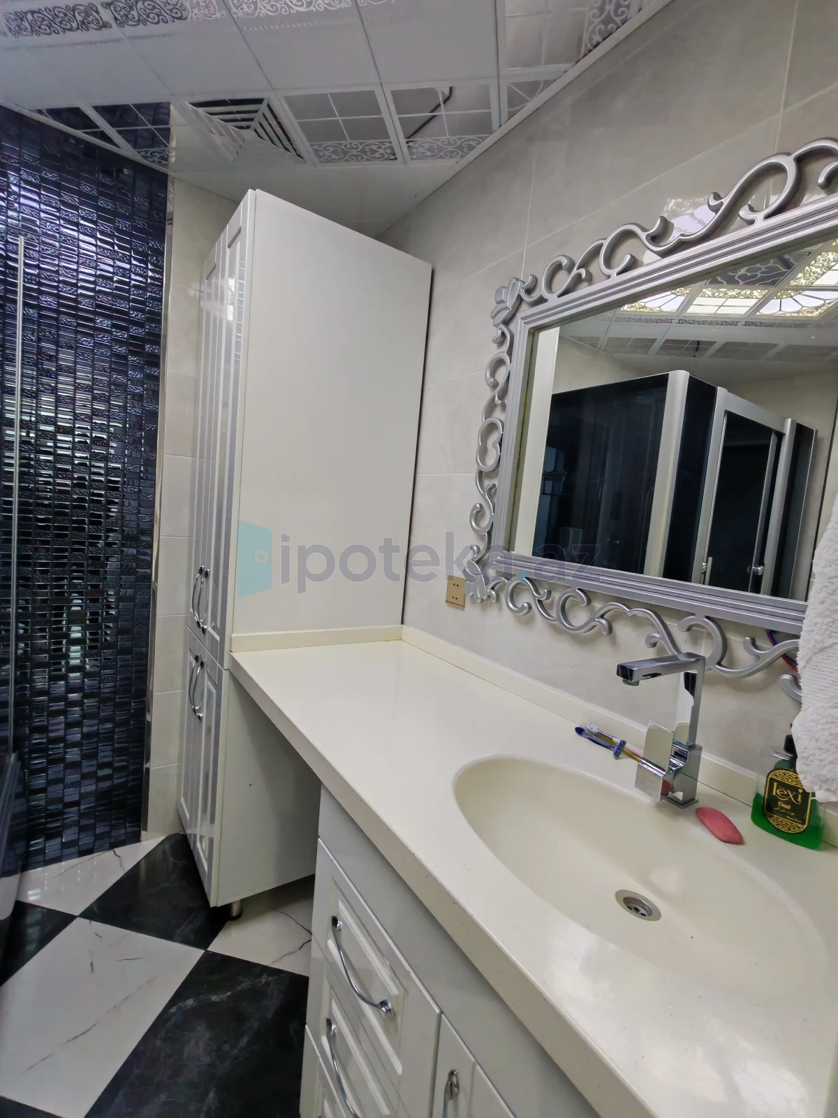 Satılır 4 otaqlı yeni tikili 132 m²