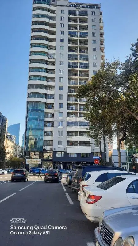 Satılır 5 otaqlı yeni tikili 253 m²