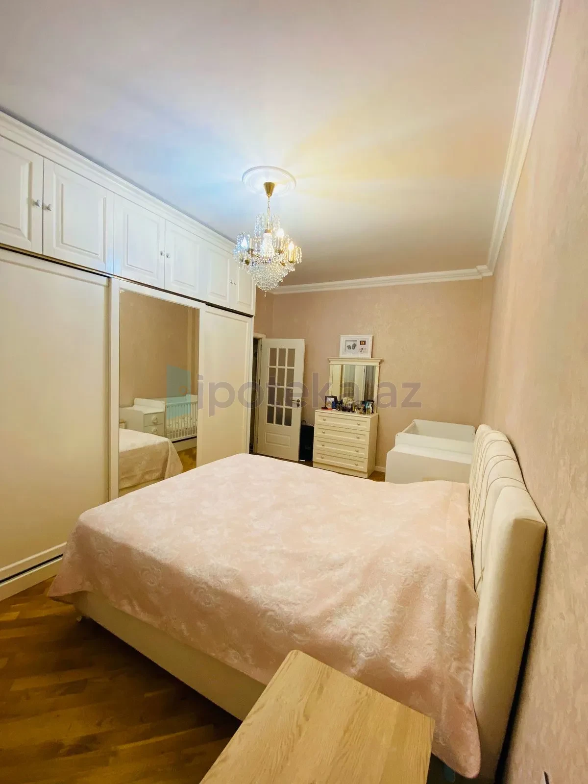 Satılır 2 otaqlı yeni tikili 93 m²