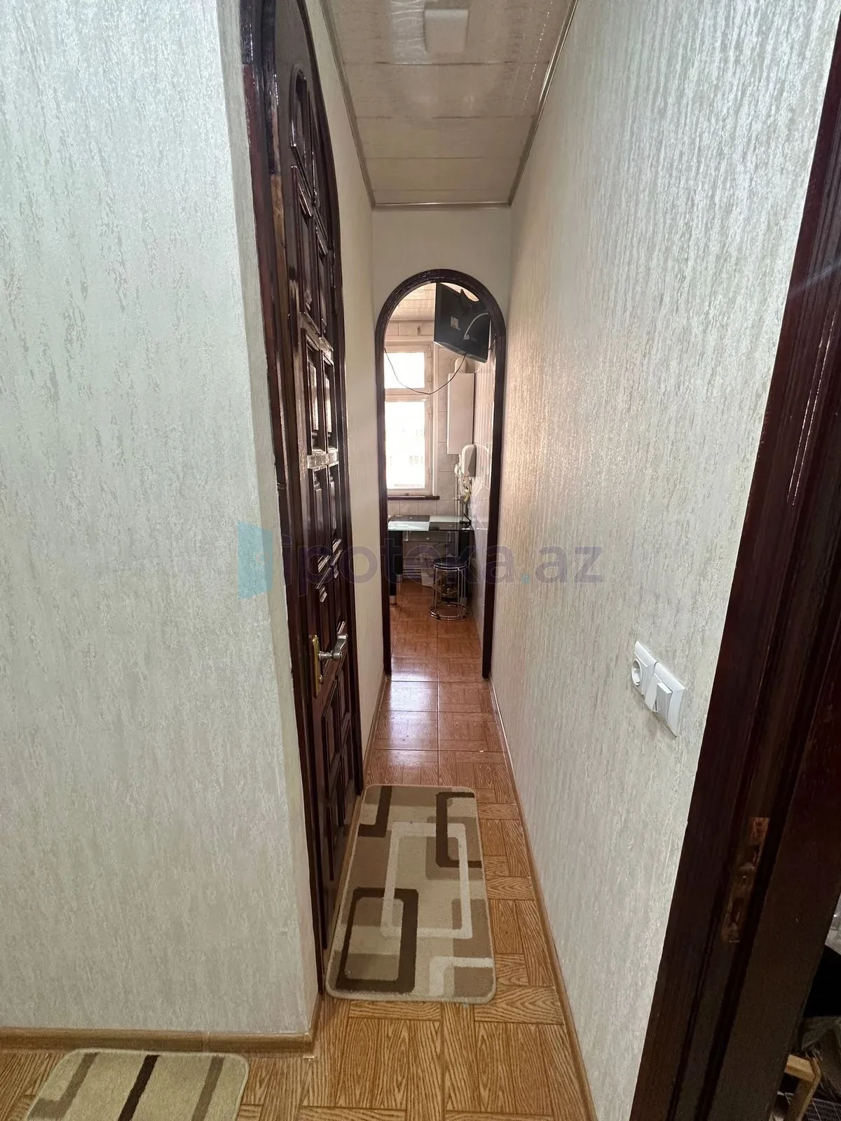 Satılır 2 otaqlı köhnə tikili 60 m²
