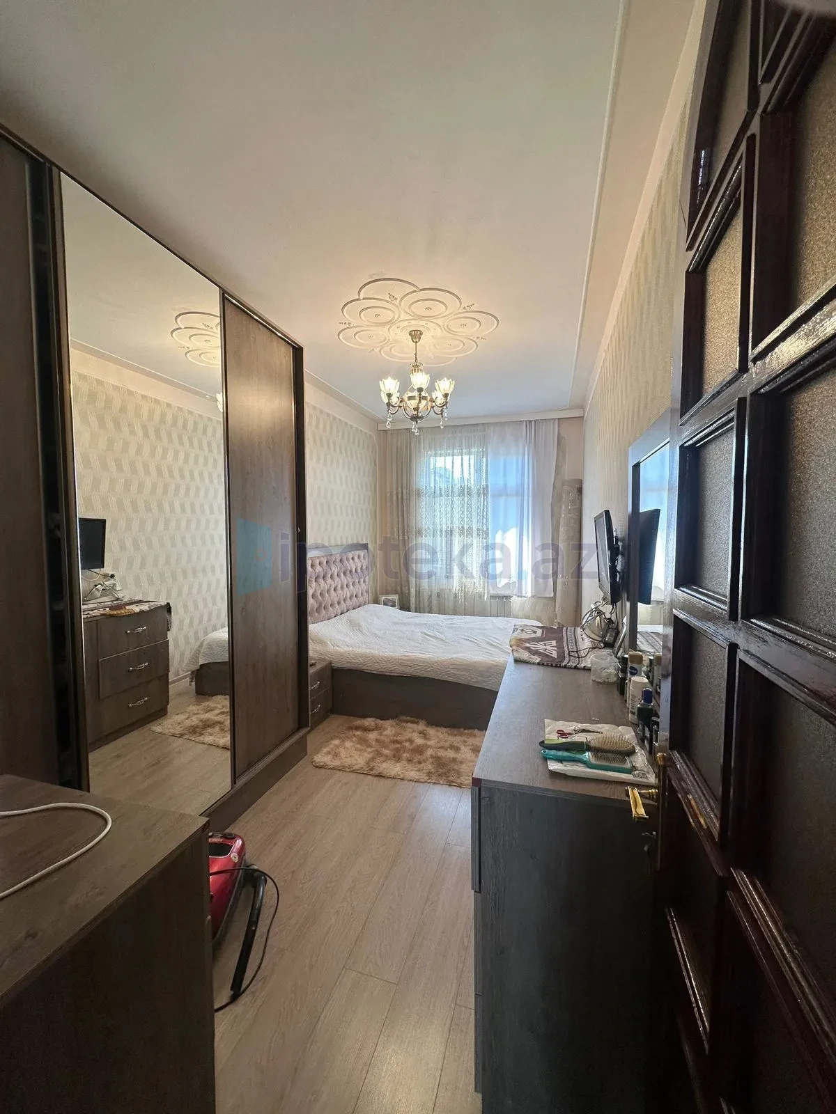 Satılır 2 otaqlı köhnə tikili 60 m²