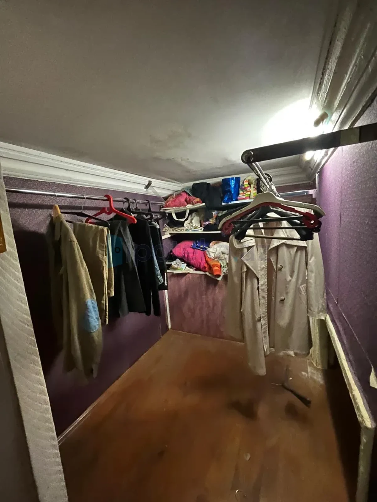 Satılır 2 otaqlı köhnə tikili 18 m²