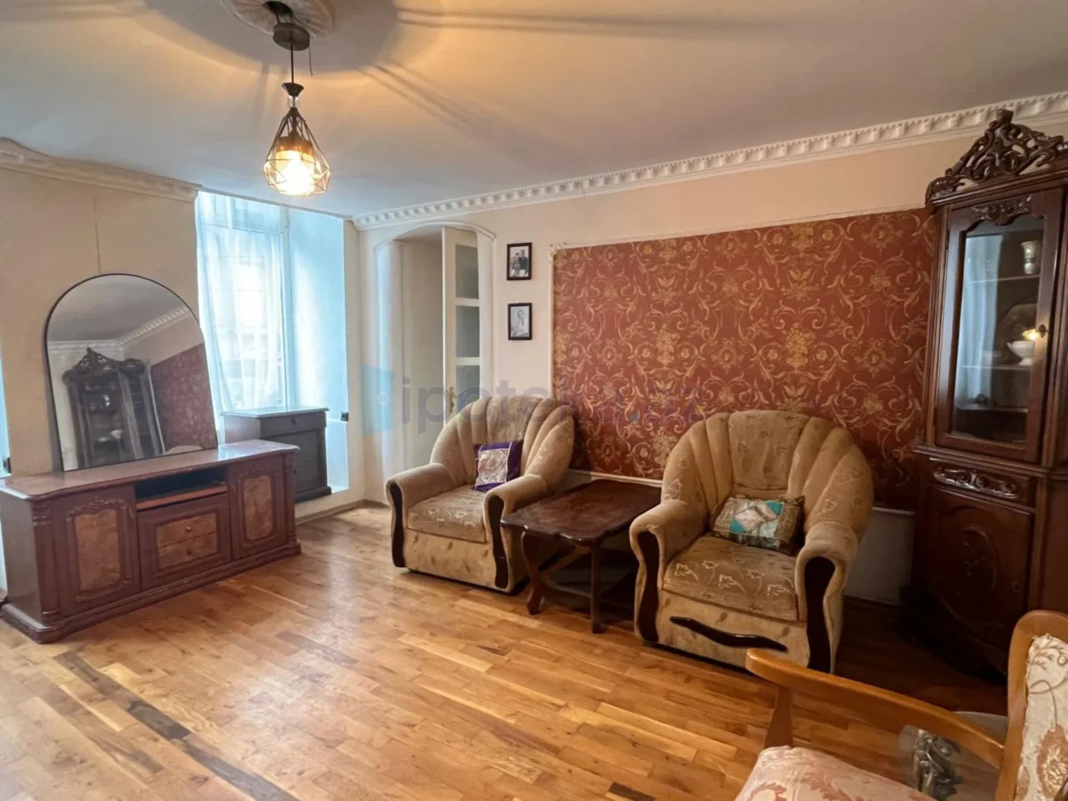 Satılır 2 otaqlı köhnə tikili 18 m²