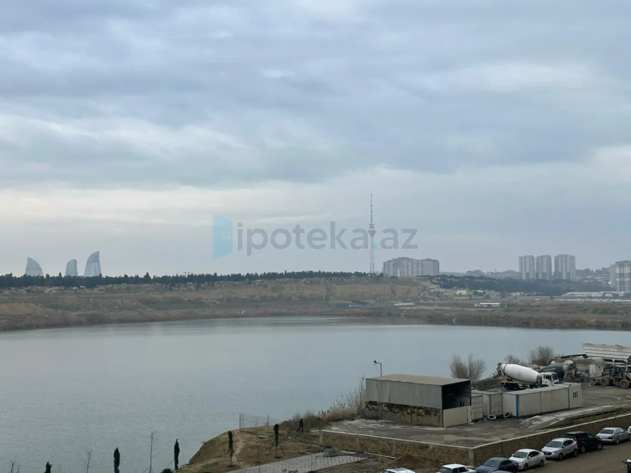 Satılır 3 otaqlı yeni tikili 72.6 m²