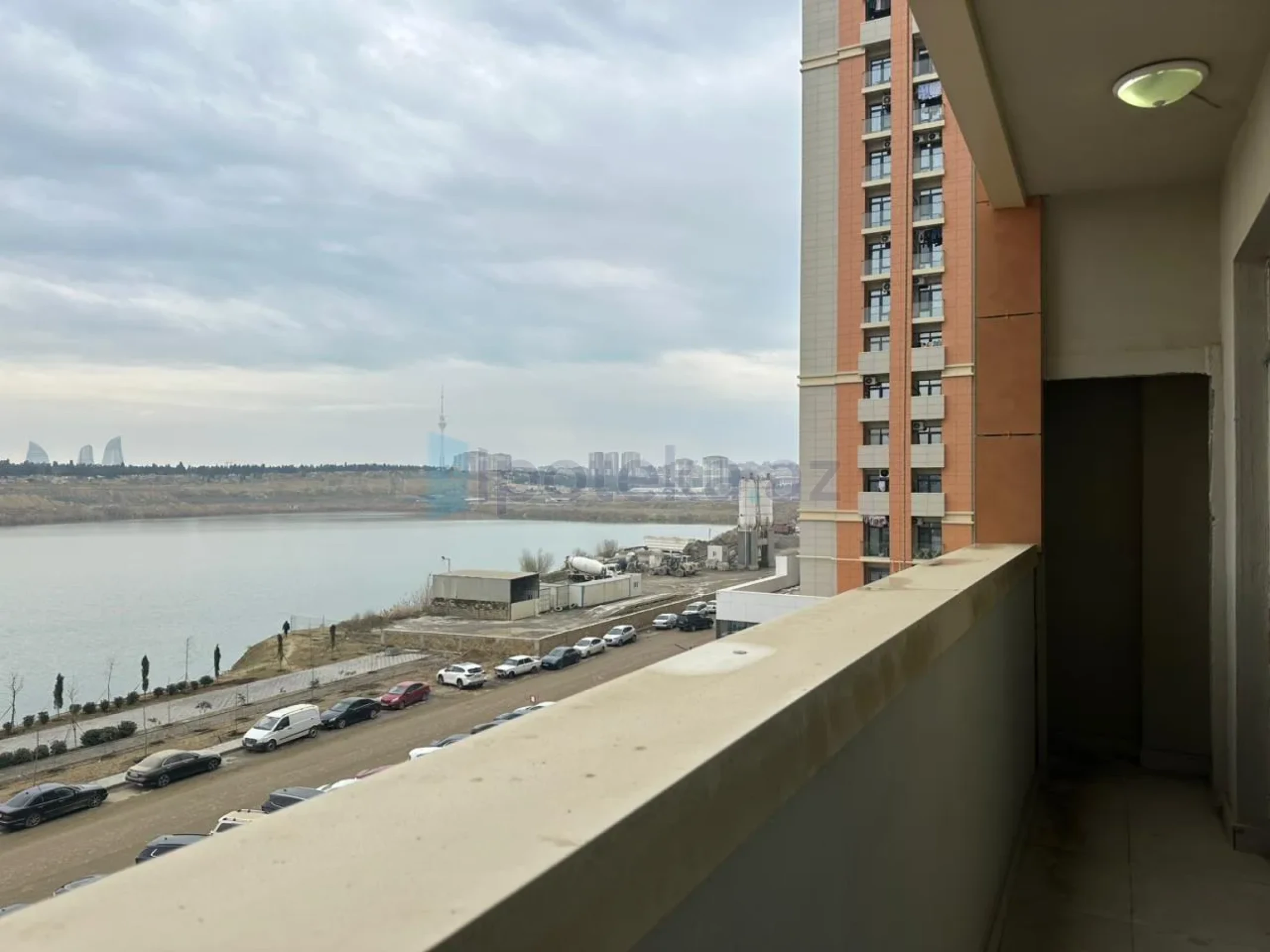 Satılır 3 otaqlı yeni tikili 72.6 m²